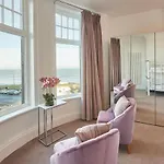 Apartment Host & - Captain's Deck Seafront *