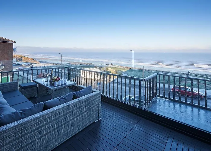 Апартаменты Host & - Captain's Deck Seafront *