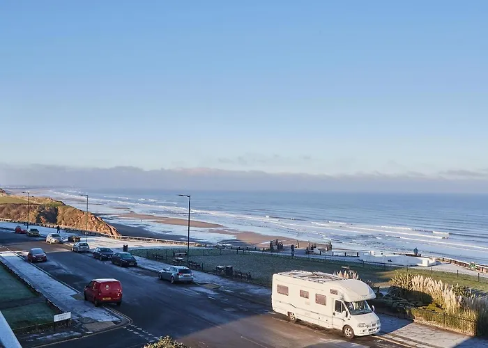 Host & - Captain's Deck Seafront *