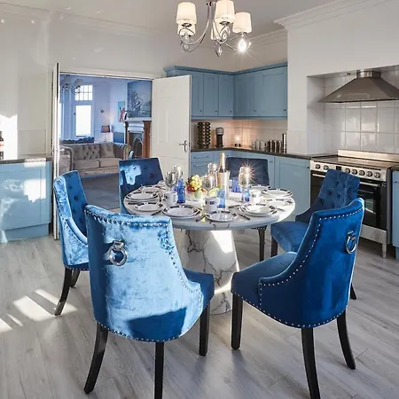 Host & - Captain's Deck Seafront 滨海索尔特本